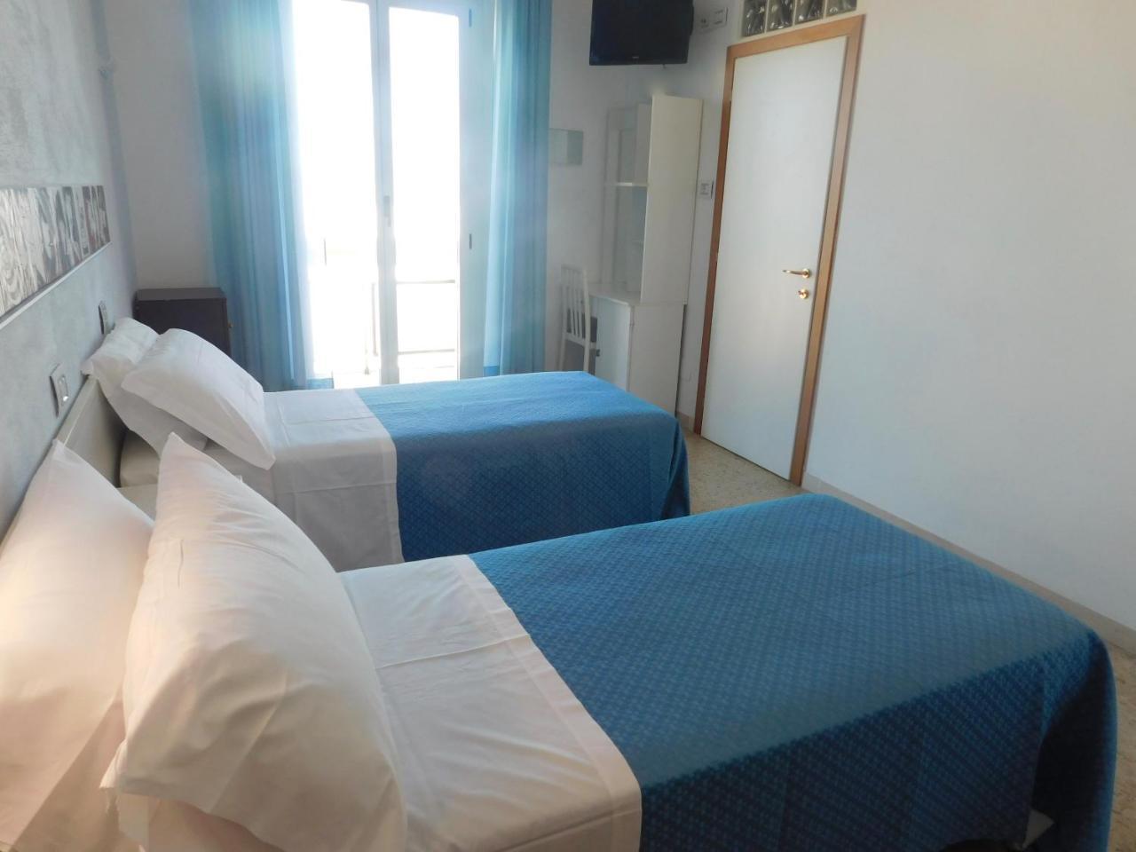 Hotel Dolores Rimini Buitenkant foto