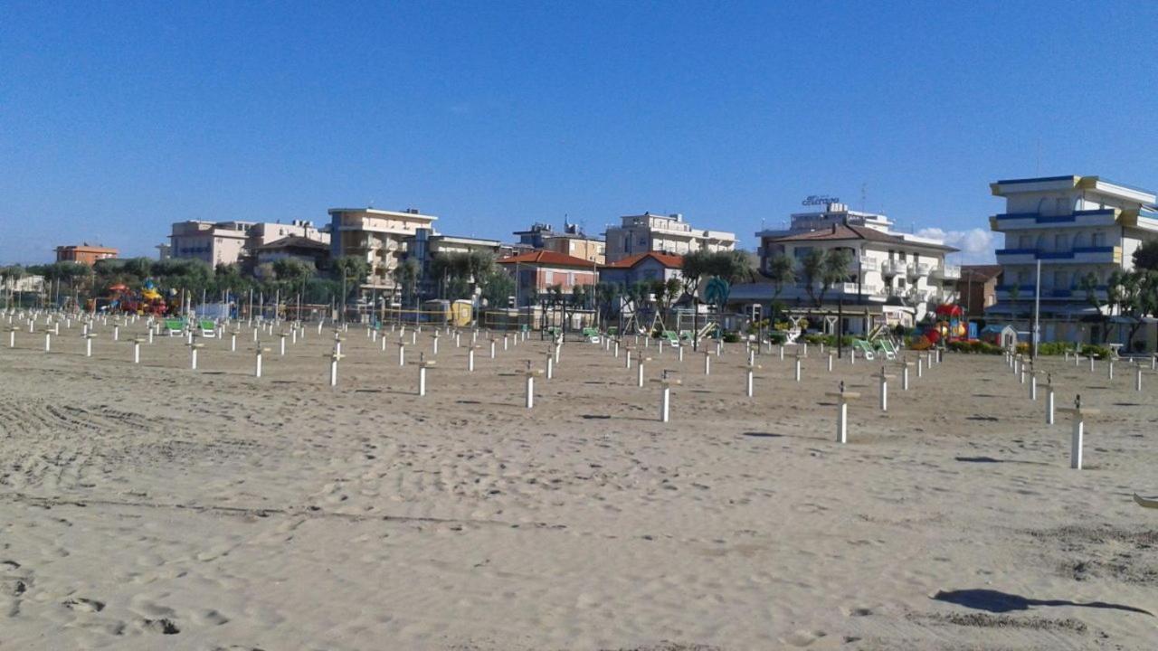 Hotel Dolores Rimini Buitenkant foto